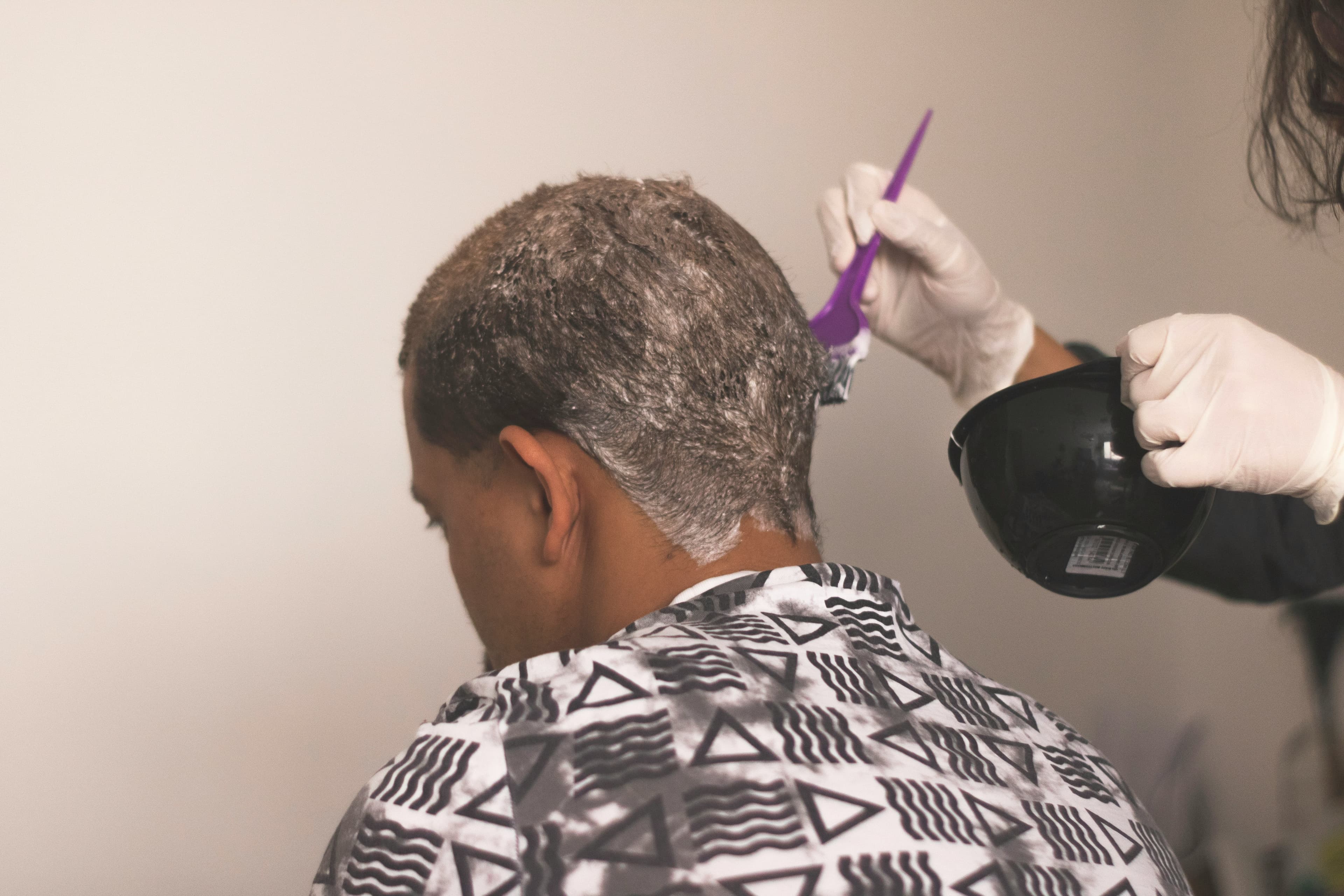 Farve & Striber hos Eddie's Cut frisørsalon i Hellerup